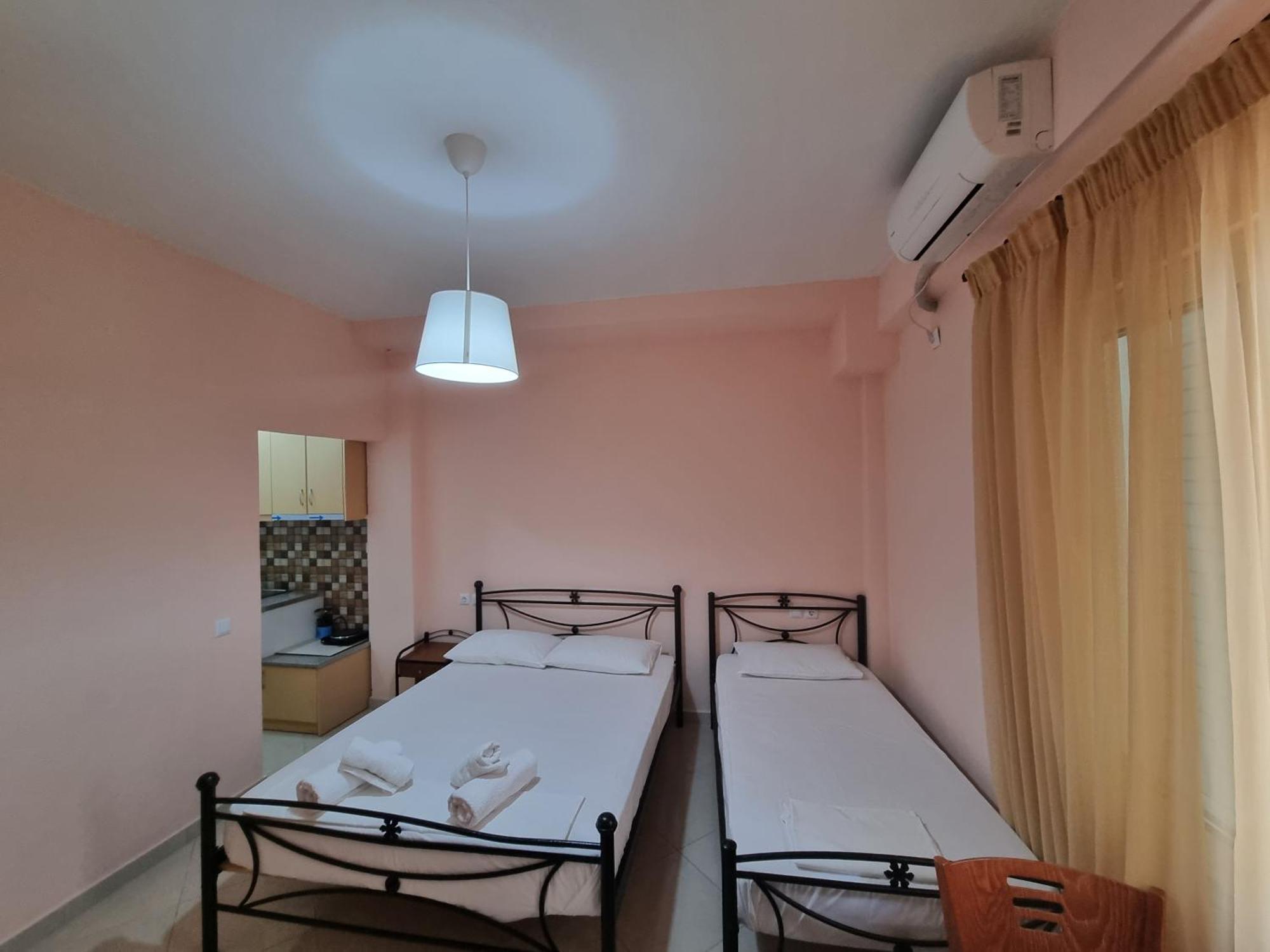 Let Rooms Lukova Kültér fotó